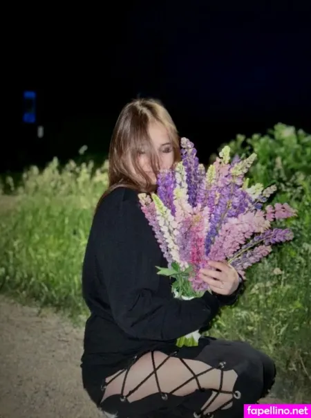 Charming L1fe Main Profile Photo