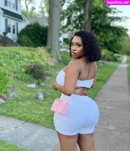 Chawanda Love OnlyFans Thumbnail #OfhHtWrHeM