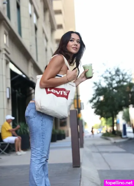 Chellchee 1 OnlyFans Thumbnail #4zCq37pSuB