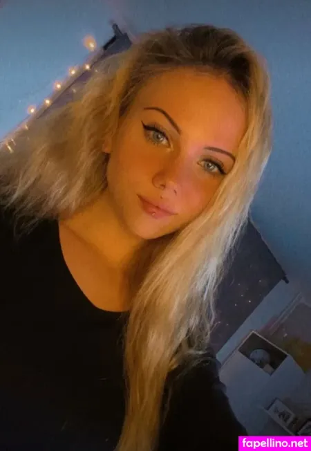 Chellie Love OnlyFans Thumbnail #2yH8EuSYsW