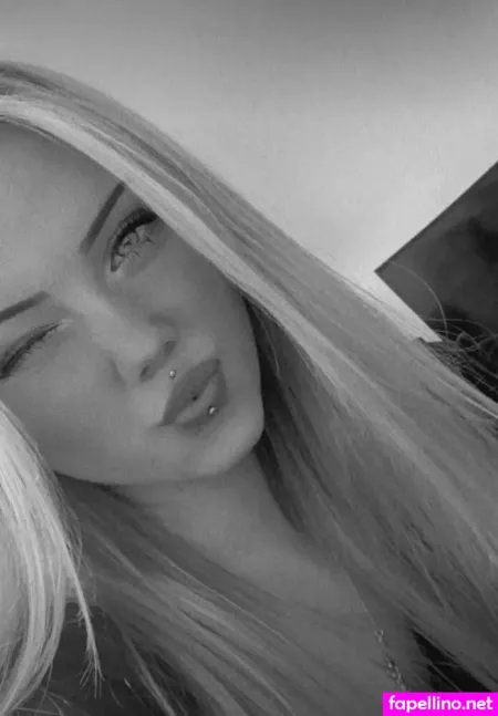 Chellie Love OnlyFans Thumbnail #KM4n3zuy8l