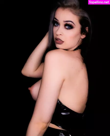 Chellofoxx OnlyFans Thumbnail #SxVmk9Mo43