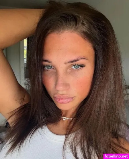 Chelsb14xx OnlyFans Thumbnail #c70jVWpTma