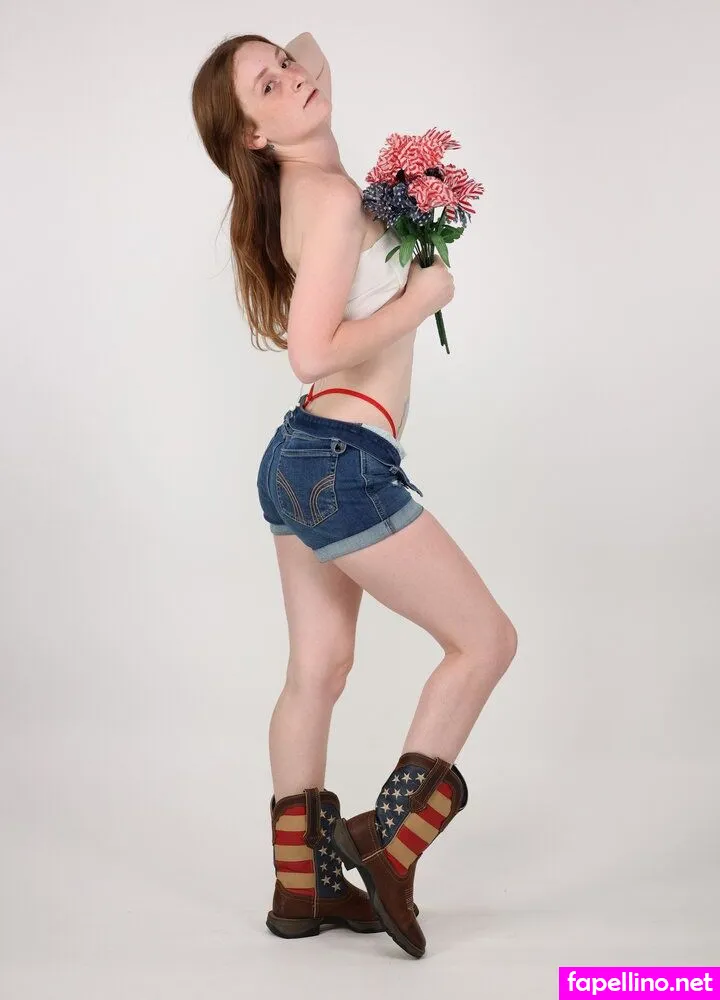 chelseymarieofficial, chelseyy_mariee Nude Leaked OnlyFans Photo #KeBLoOg7qC