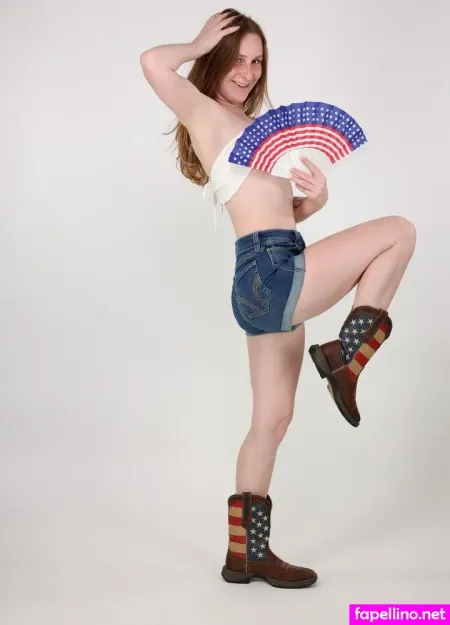 Chelseymarieofficial OnlyFans Thumbnail #TzLLYS7Deq