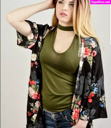 Chelsie Deville OnlyFans Thumbnail #p86HPh6QAI