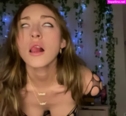 Chelsiesasmr OnlyFans Thumbnail #akKh7m0pNi