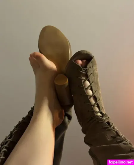 Chelxiefeet OnlyFans Thumbnail #iaMMcViZUn