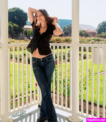 Cherry Glazerr OnlyFans Thumbnail #LELgOhDRWn