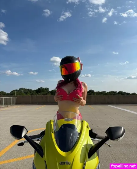 Cherrybomberrie OnlyFans Thumbnail #IFvyWlyCr1