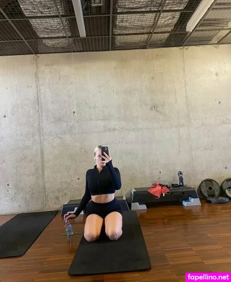 Cherrymellie OnlyFans Thumbnail #89YxMi75xq