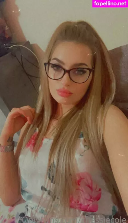 Chessiecole OnlyFans Thumbnail #3gL6EcoxK0