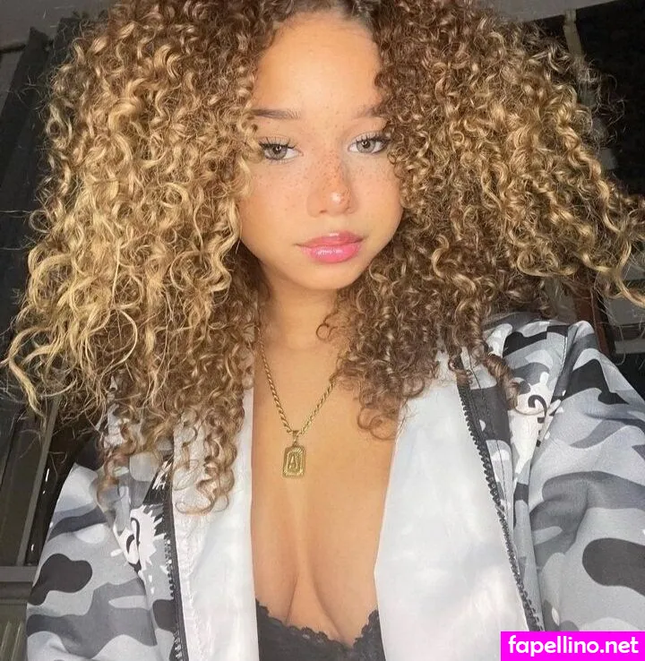 Vellyyx, rosechevelle Nude Leaked OnlyFans Photo #IFrBtppYi5