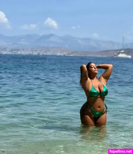 Chiara Calamaro OnlyFans Thumbnail #0o4zWZ8mD2