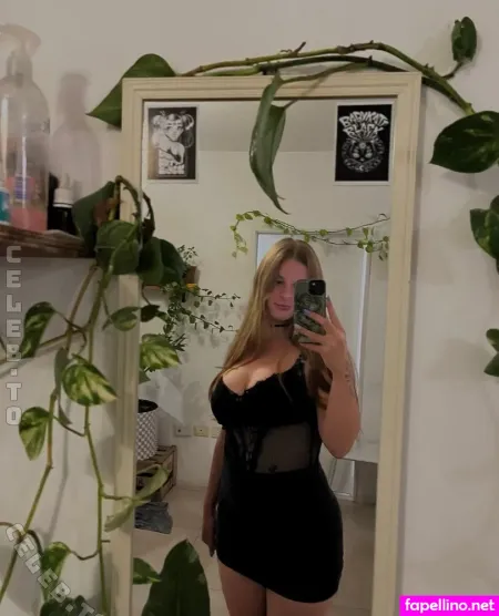 Chiara Fischer OnlyFans Thumbnail #llSfNRsD4V