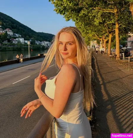 Chiara Pontius OnlyFans Thumbnail #0Kg4J2TIsP
