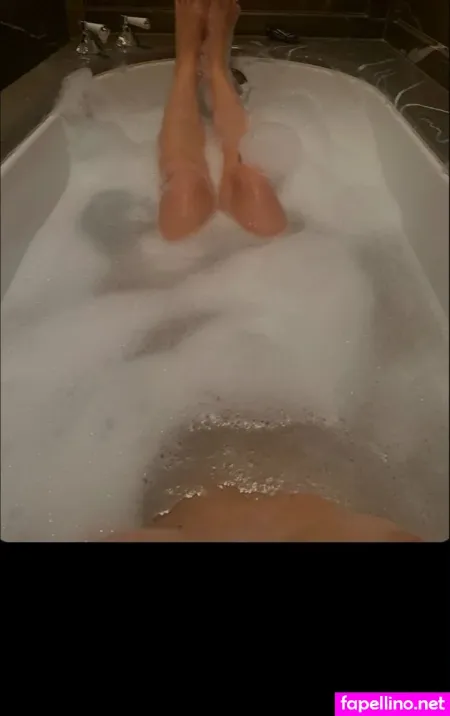 Chiararosey OnlyFans Thumbnail #qzph2WkBQJ