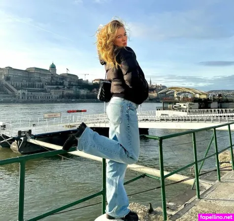 Chiaratews Main Profile Photo