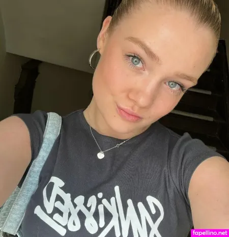 Chiaratews OnlyFans Thumbnail #TsRciG7Ms7