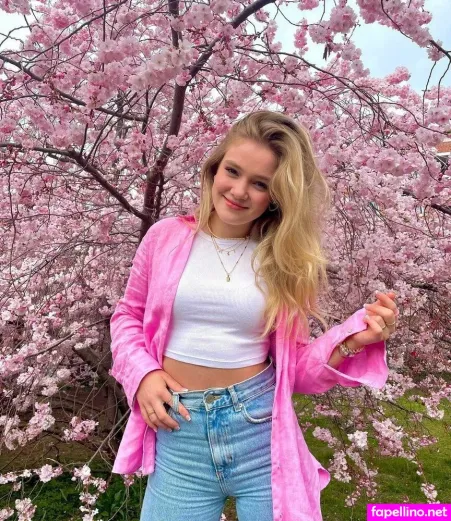 Chiaratews OnlyFans Thumbnail #m2fHDxUVli