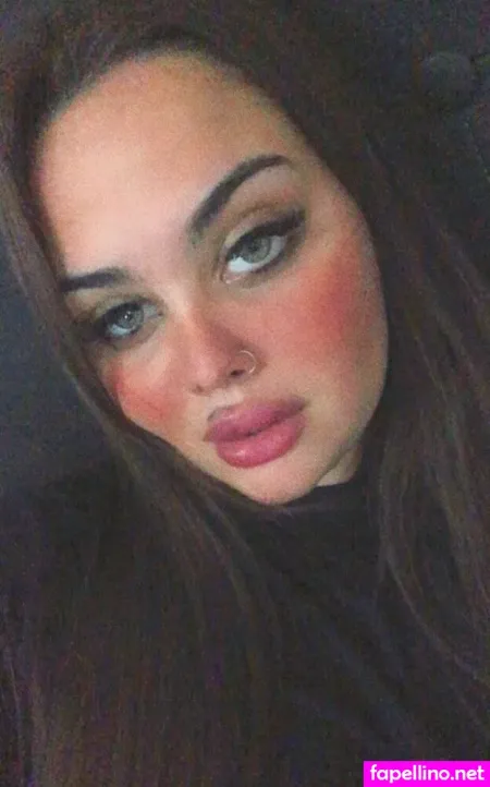 Chiarisworldx OnlyFans Thumbnail #aQOZqGqqwj