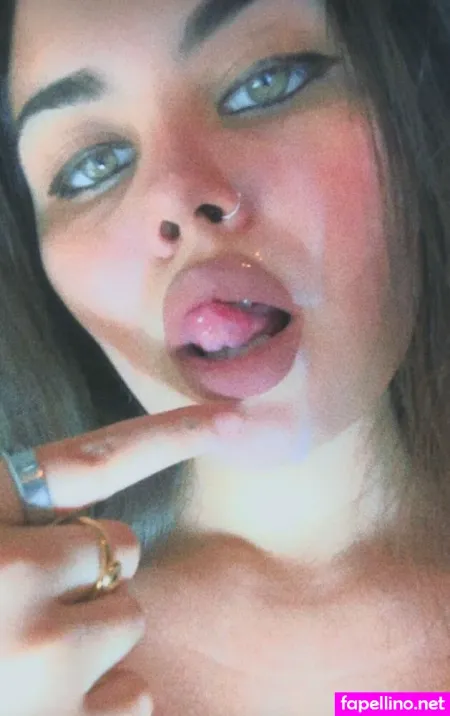 Chiarisworldx OnlyFans Thumbnail #d0TBhwazbM