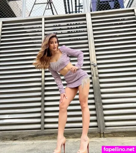 Chie Filomeno OnlyFans Thumbnail #0Dldo6B4F3