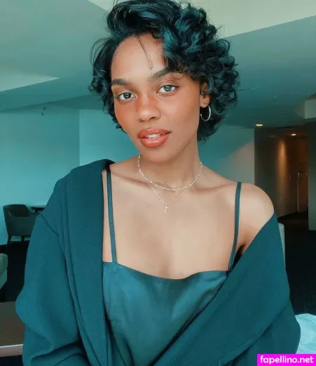 China Anne Mcclain OnlyFans Thumbnail #deylIkLdFp