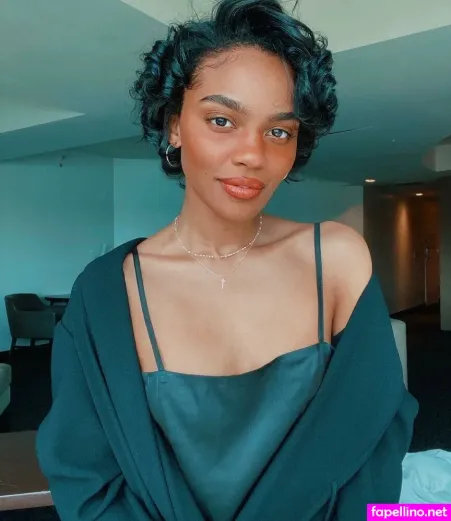 China Anne Mcclain OnlyFans Thumbnail #t201rAarzW