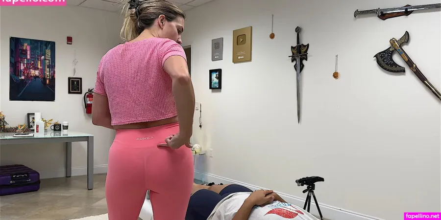 Chiropractor 4 OnlyFans Thumbnail #bMR9z4G0Ee