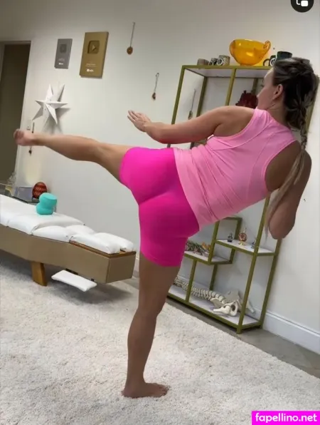 Chiropractor 4 OnlyFans Thumbnail #f8yOMI7zNy