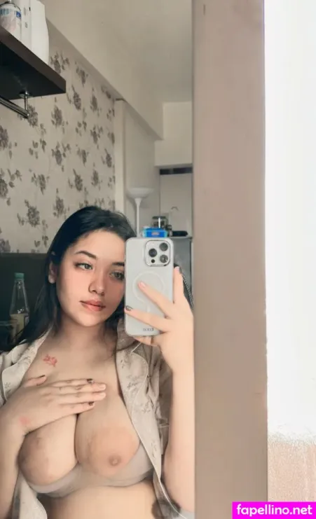 Chizzcakeee OnlyFans Thumbnail #vcB8HwkVPS