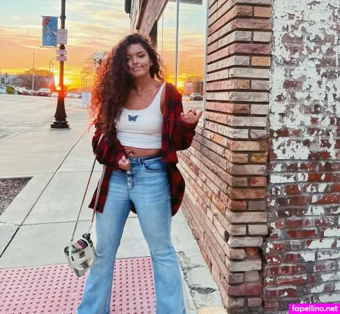 Chloe Alexander OnlyFans Thumbnail #JwaVzvi7zy