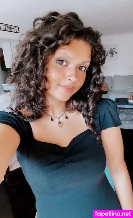 Chloe Alexander Main Profile Photo