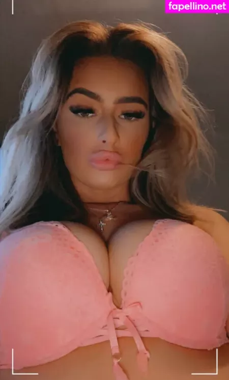 Chloe Allen OnlyFans Thumbnail #7TKcwUYX6s
