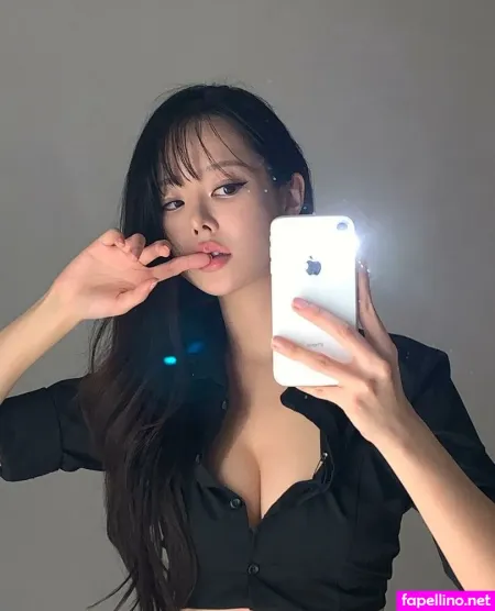 Chloe Amelie Kim OnlyFans Thumbnail #WWDtElGTNp