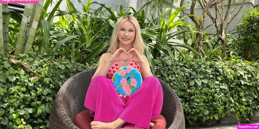 Chloe Bloomm Main Profile Photo