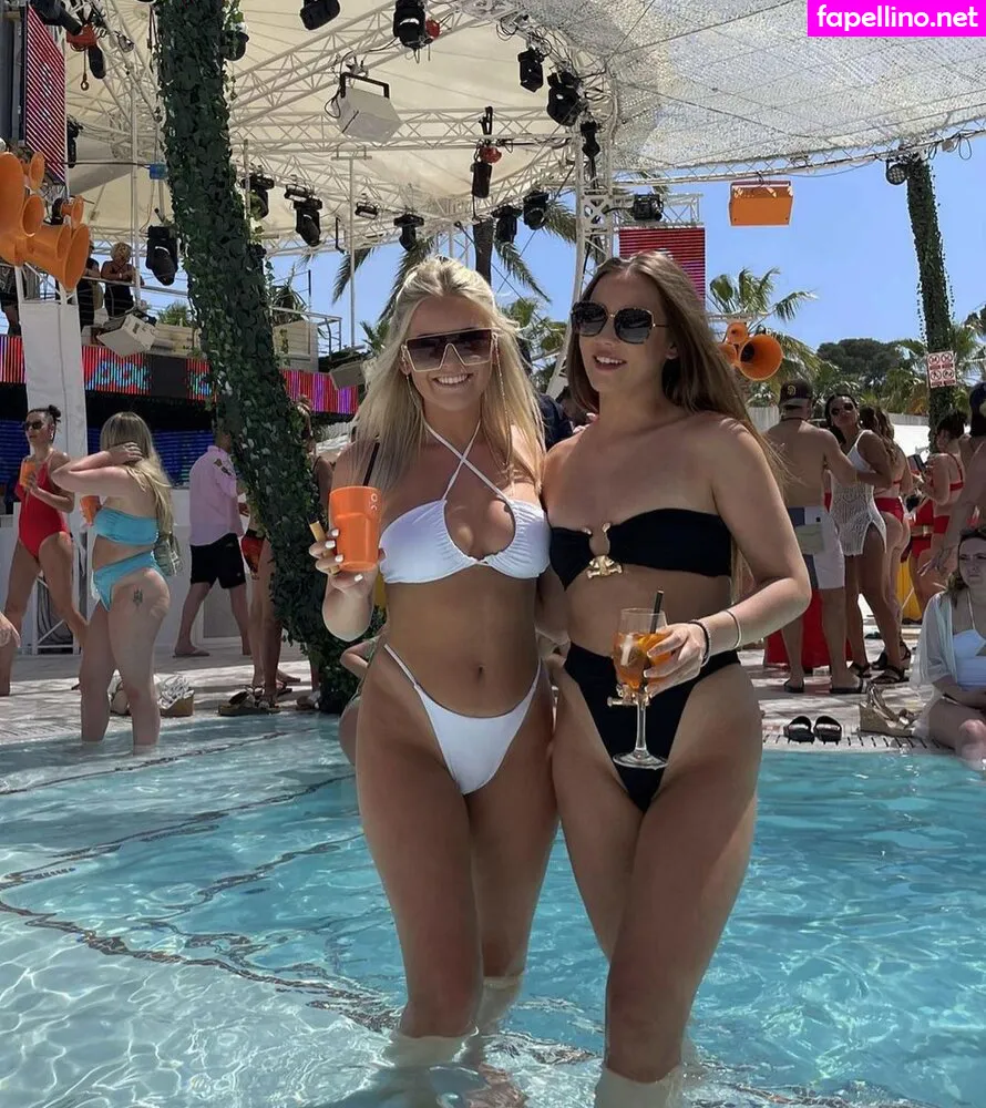 chloe.burnns Nude Leaked OnlyFans Photo #8VSgRA3v0M