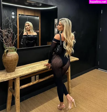 Chloe Burrows OnlyFans Thumbnail #1I7c2S1oBD