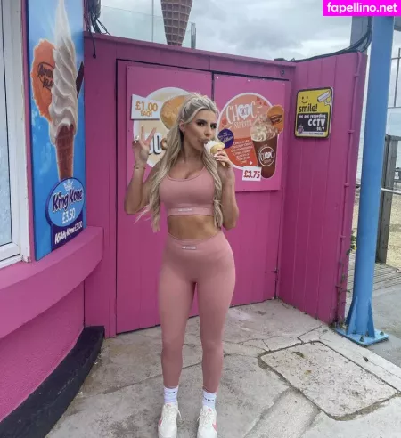 Chloe Burrows OnlyFans Thumbnail #3QBhxdOZeS