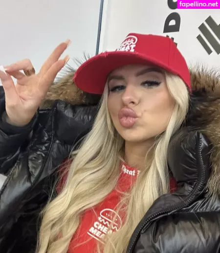 Chloe Burrows OnlyFans Thumbnail #qee9mKSCXF