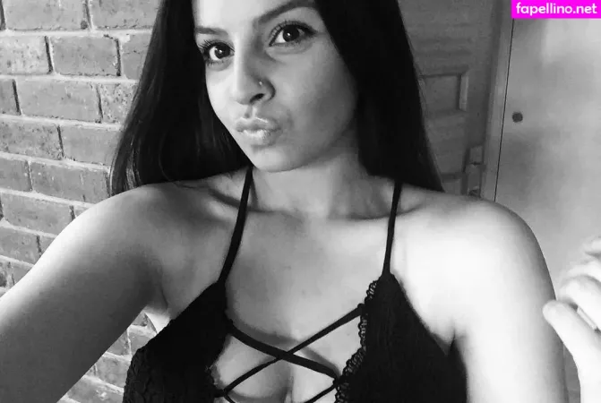 Chloe C OnlyFans Thumbnail #9RMpxd6VvJ