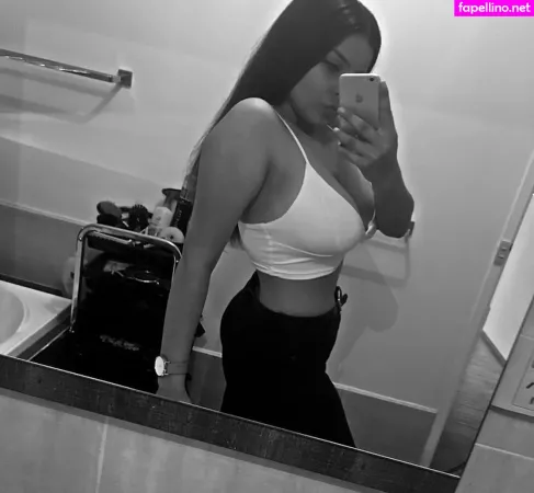 Chloe C OnlyFans Thumbnail #c0JFNPHMlZ