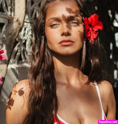 Chloe Campbell OnlyFans Thumbnail #375euCPnW8