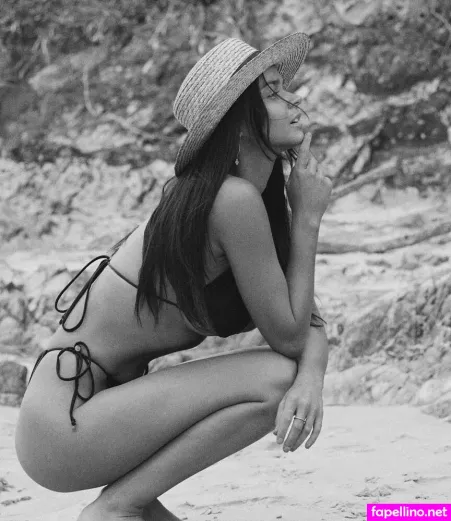 Chloe Campbell OnlyFans Thumbnail #YjxvIvW1zv