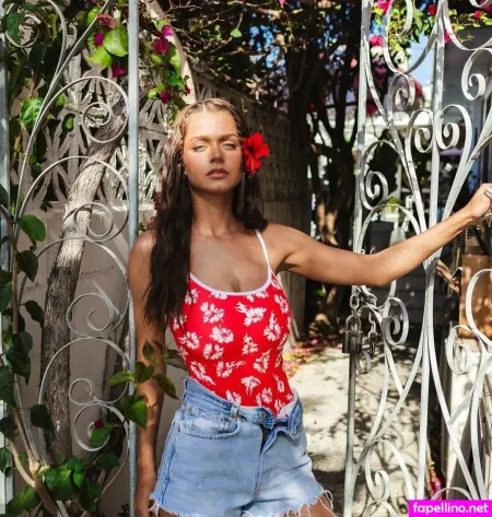 Chloe Campbell OnlyFans Thumbnail #l6AsYLLqih