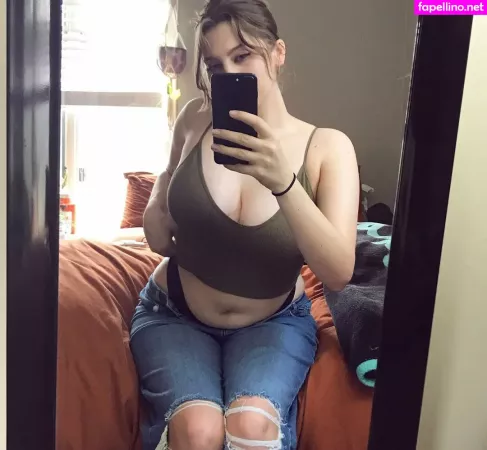 Chloe Carter OnlyFans Thumbnail #7eLVVLVI01