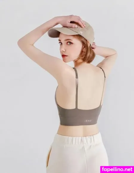 Chloe Chuu OnlyFans Thumbnail #999SvjlE7B