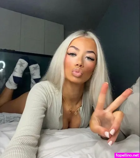 Chloe Collier 1 OnlyFans Thumbnail #IfIdQu0eIL