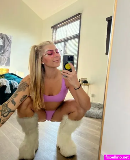 Chloe Cums OnlyFans Thumbnail #mnPpGNyH2I